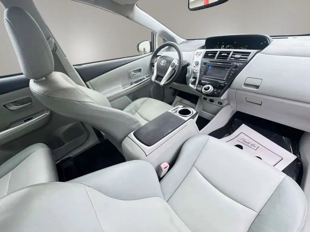 Used 2012 Toyota Prius V Five FWD image 13