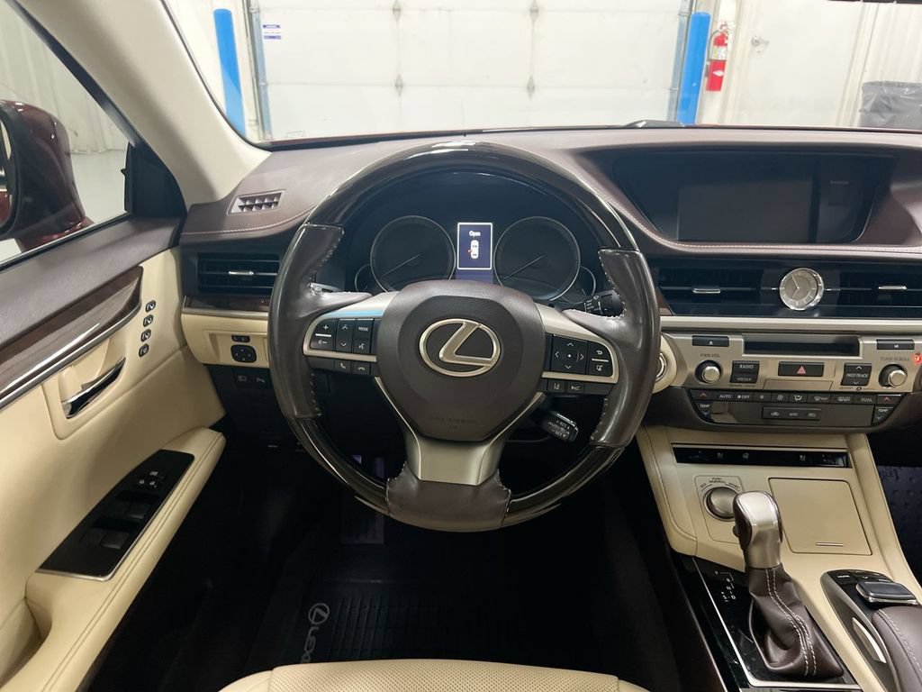 Used 2018 Lexus ES 350 w/ Navigation System Package FWD image 11