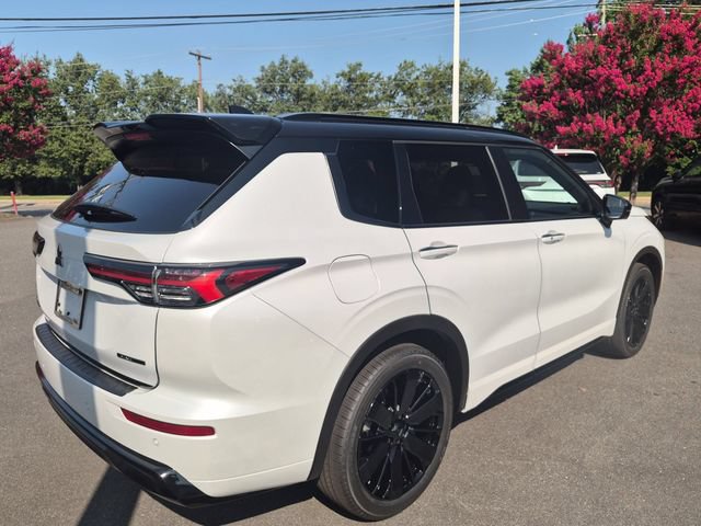 New 2026 Mitsubishi Outlander SEL Black Edition FWD image 3