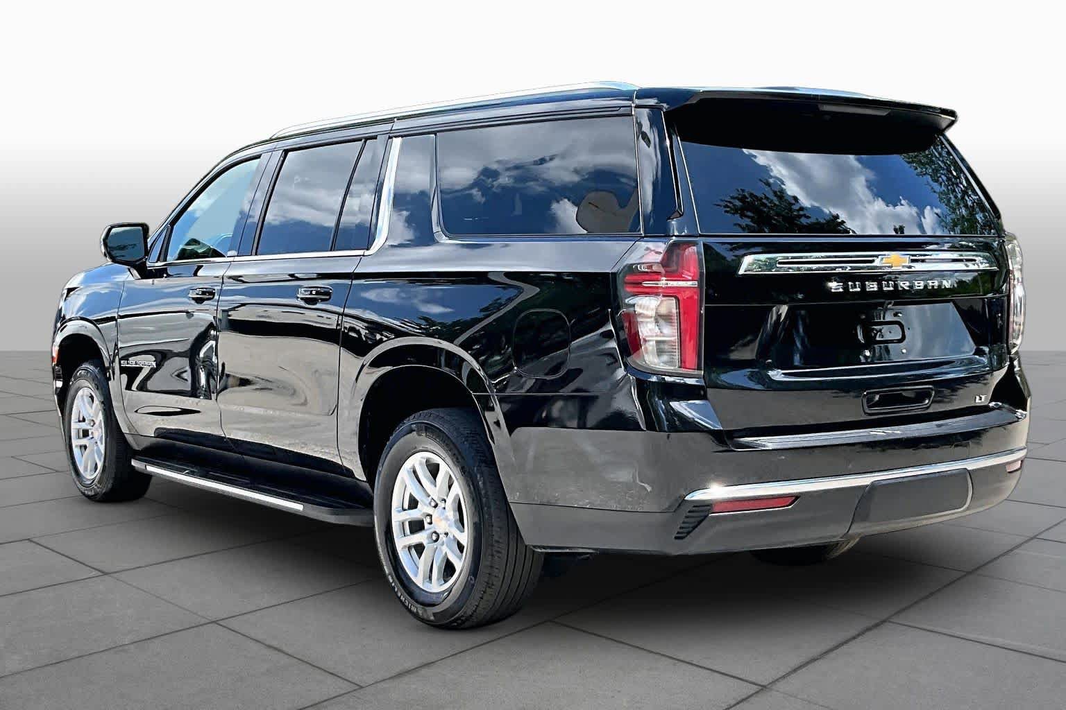 Used 2024 Chevrolet Suburban LT AWD/4WD image 12