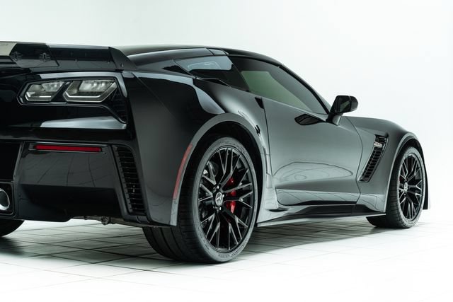 Used 2015 Chevrolet Corvette Z06 w/ 3LZ Preferred Equipment Group RWD image 13