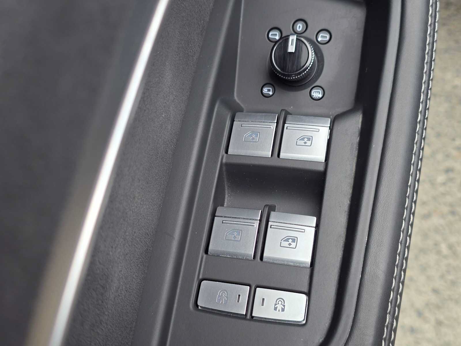 Used 2023 Audi e-tron S Premium Plus AWD/4WD image 20