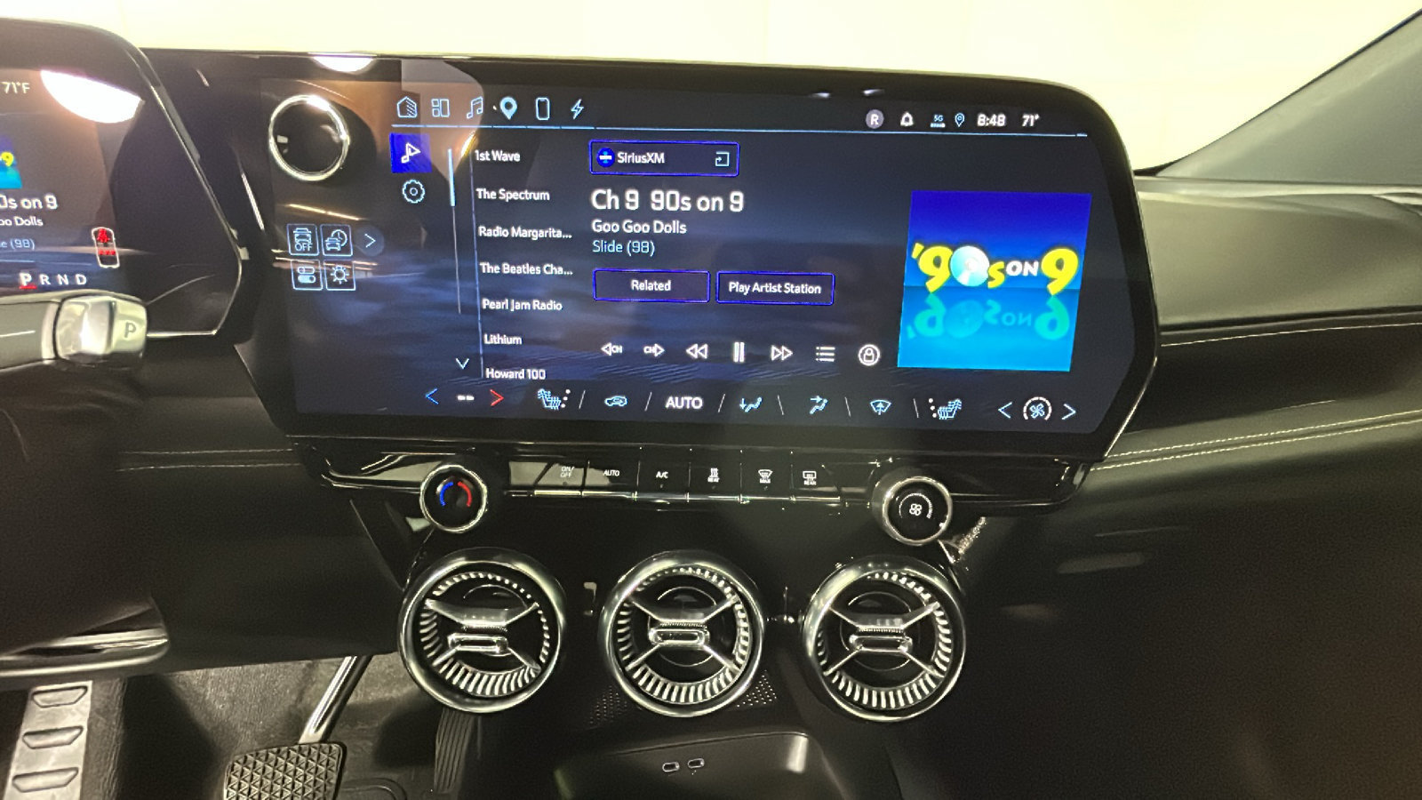 Used 2024 Chevrolet Blazer EV LT AWD/4WD image 27