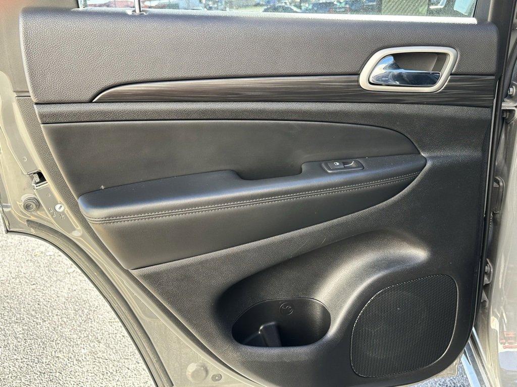 Used 2022 Jeep Grand Cherokee Laredo X image 13