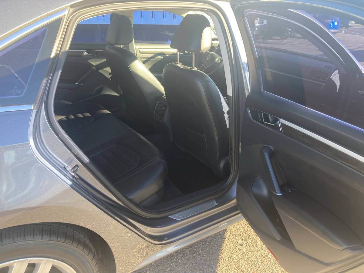 Used 2017 Volkswagen Passat 1.8T SEL Premium image 8
