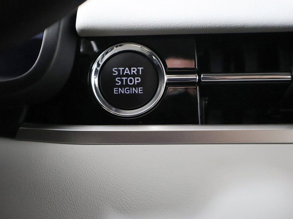 New 2025 Mitsubishi Outlander SE FWD image 45