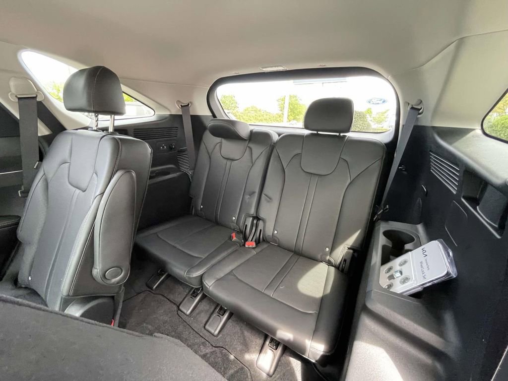 Certified 2025 Kia Sorento EX image 25