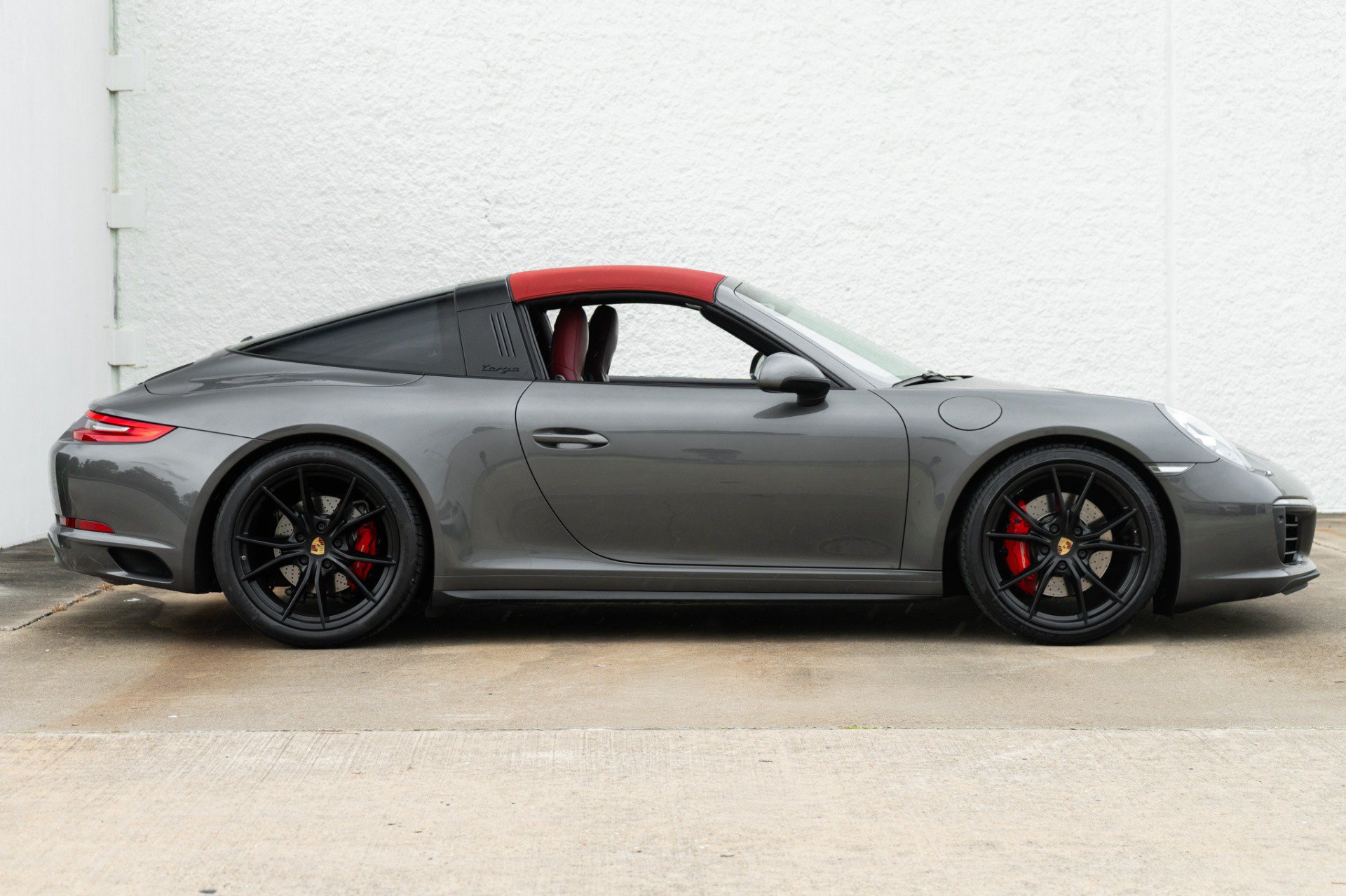 Used 2017 Porsche 911 Targa 4S AWD/4WD image 3