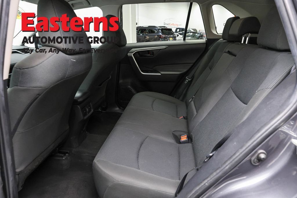 Used 2022 Toyota RAV4 LE AWD/4WD image 20