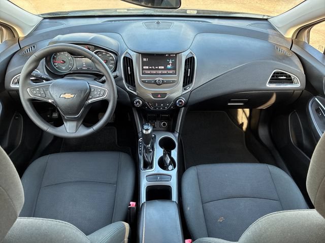 Used 2017 Chevrolet Cruze LT w/ Convenience Package FWD image 9