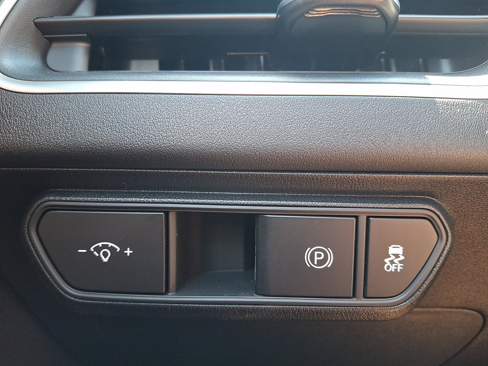 New 2026 Kia K4 FWD image 18