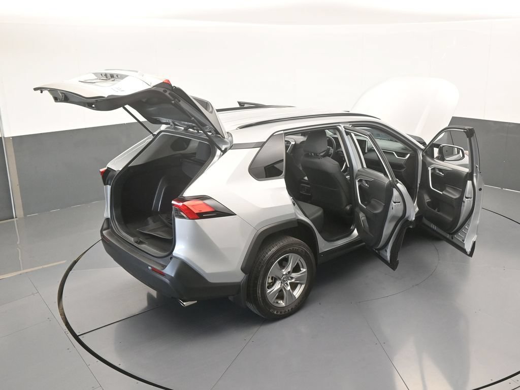 Used 2025 Toyota RAV4 XLE AWD/4WD image 64