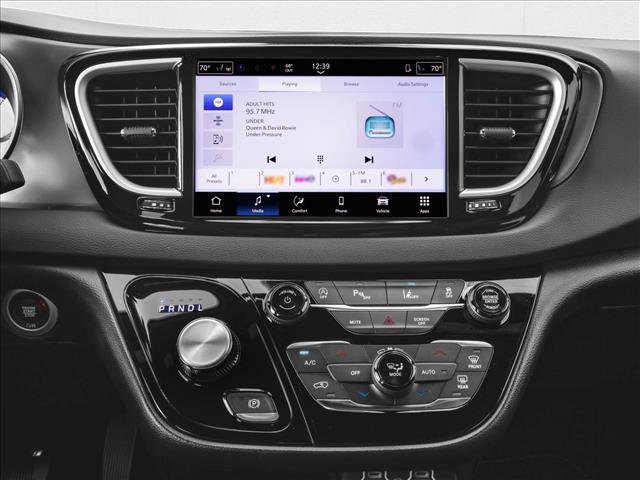 New 2026 Chrysler Voyager LX image 7