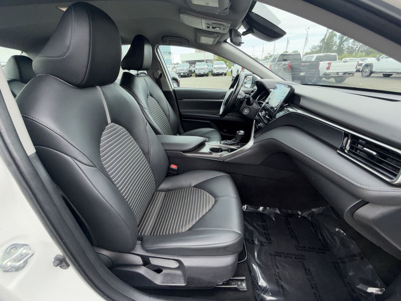 Used 2023 Toyota Camry SE FWD image 22