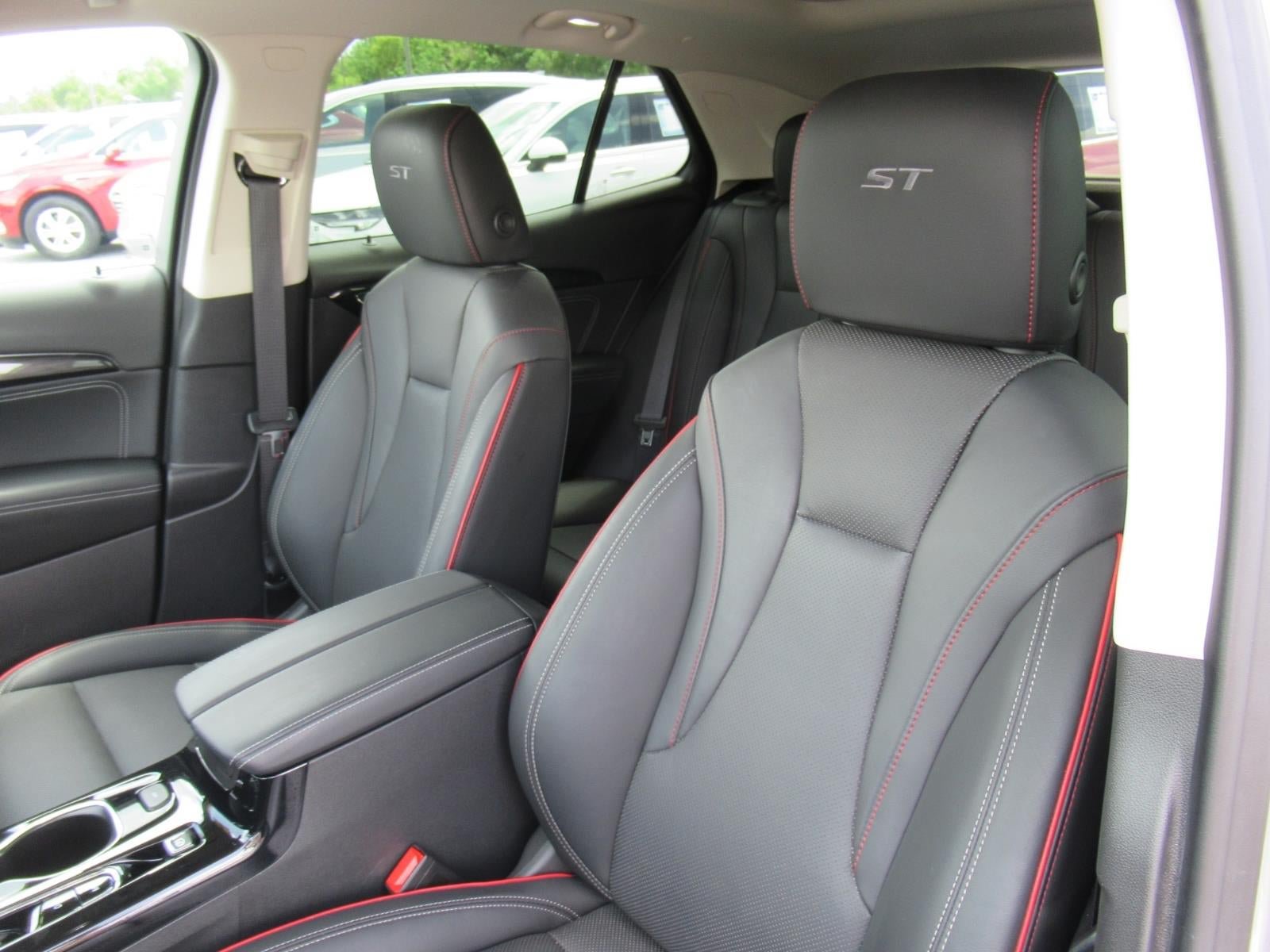 Used 2023 Buick Envision Essence w/ Sport Touring Package FWD image 17