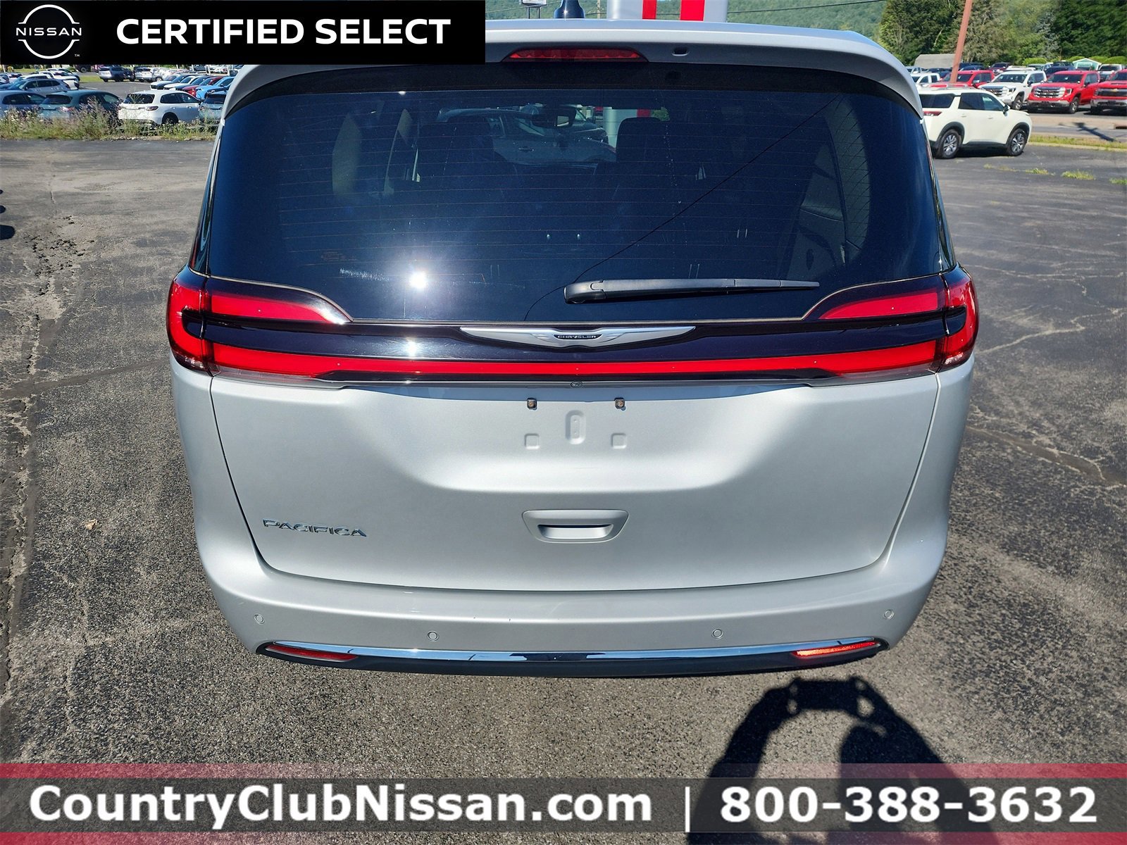 Used 2024 Chrysler Pacifica Touring-L image 7