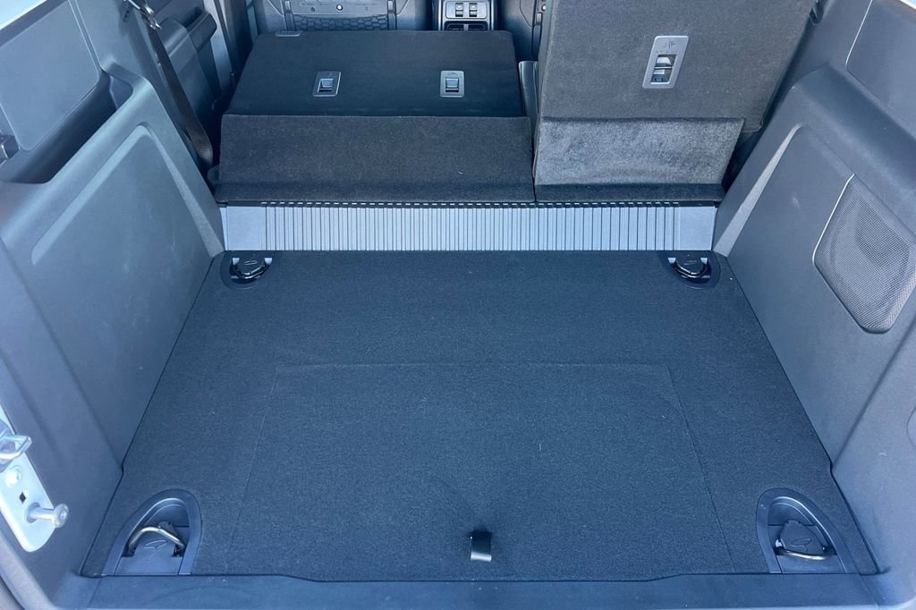 Used 2025 Ford Bronco Badlands image 16