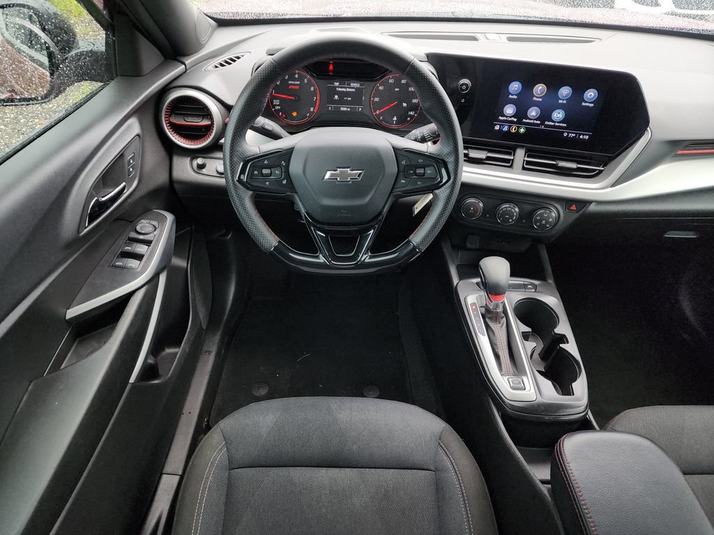 Used 2025 Chevrolet Trax RS FWD image 45