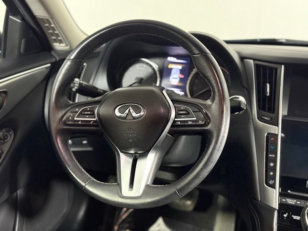 Used 2019 INFINITI Q50 Luxe w/ Essential Package (3.0T Luxe) AWD/4WD image 12