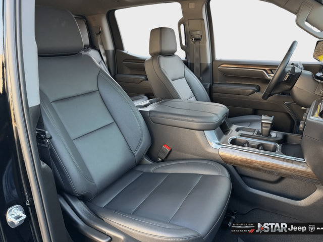 Used 2026 Chevrolet Silverado 1500 LT Trail Boss w/ LT Trail Boss Premium Package AWD/4WD image 11
