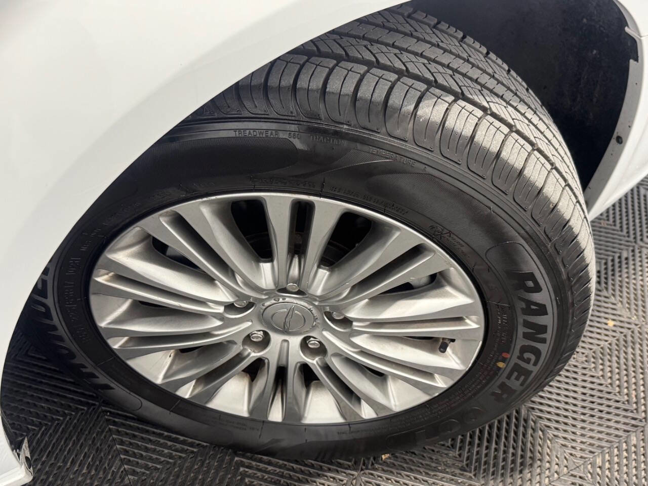 Used 2015 Chrysler Town & Country Touring-L w/ Driver Convenience Group image 48