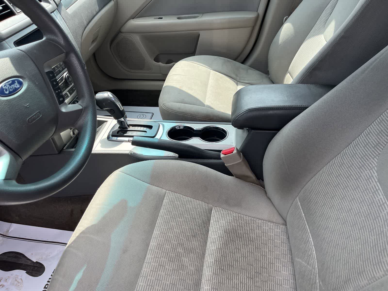 Used 2011 Ford Fusion SE FWD image 22