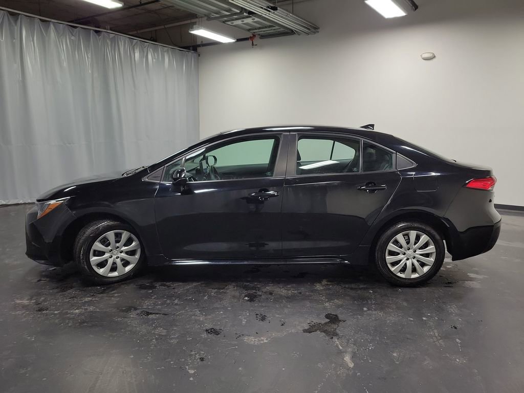 Used 2023 Toyota Corolla LE image 5