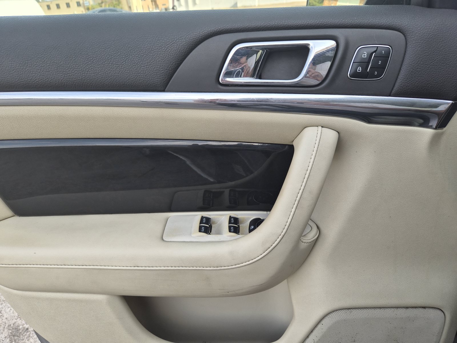 Used 2016 Lincoln MKS w/ Equipment Group 101A FWD image 9