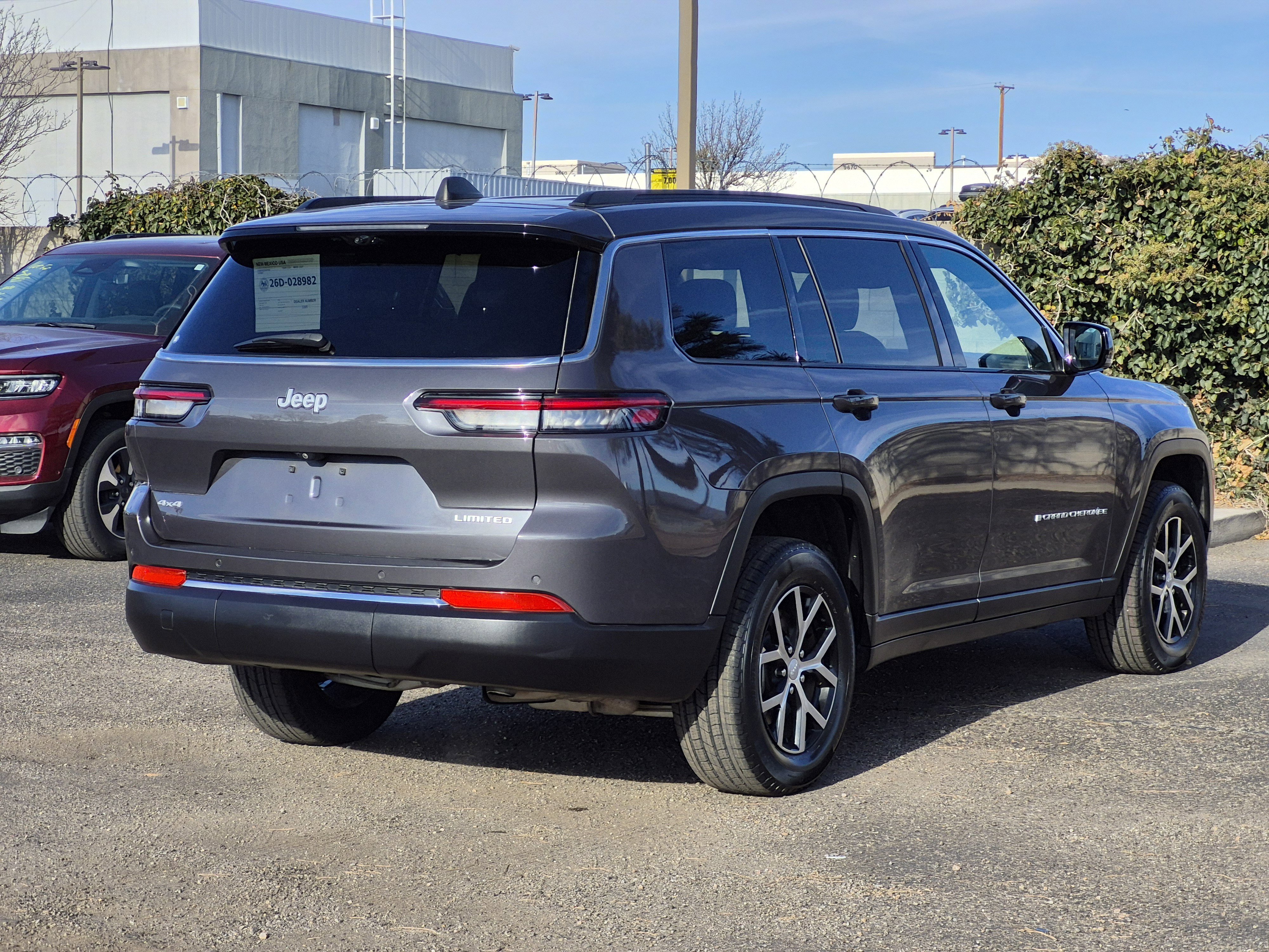 Used 2024 Jeep Grand Cherokee L Limited w/ Luxury Tech Group II image 7