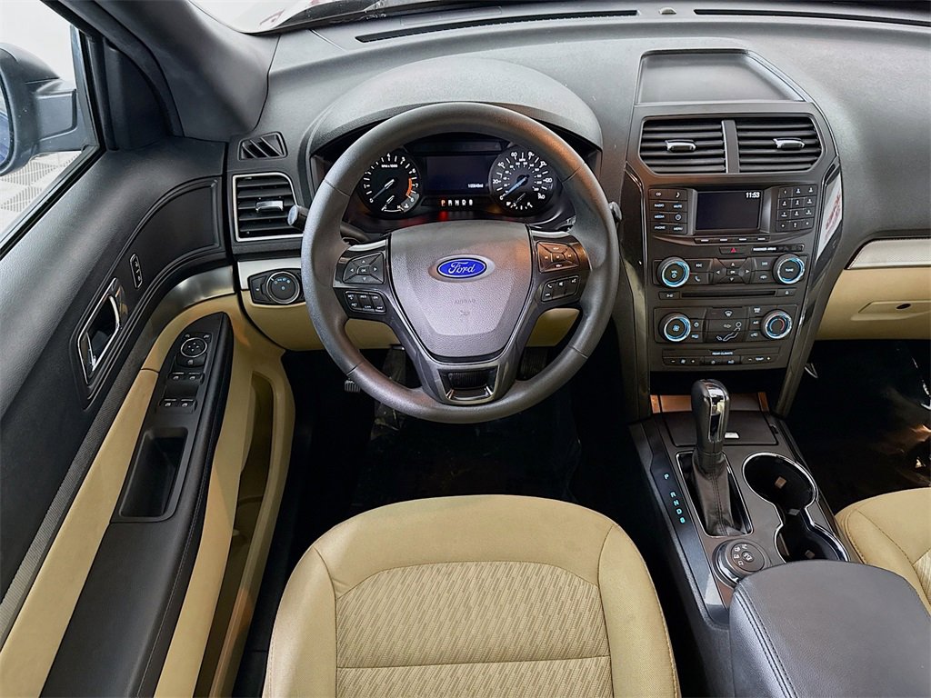 Used 2017 Ford Explorer 4WD image 3