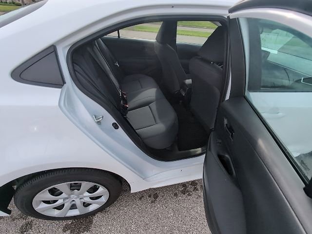 Used 2024 Toyota Corolla LE FWD image 4