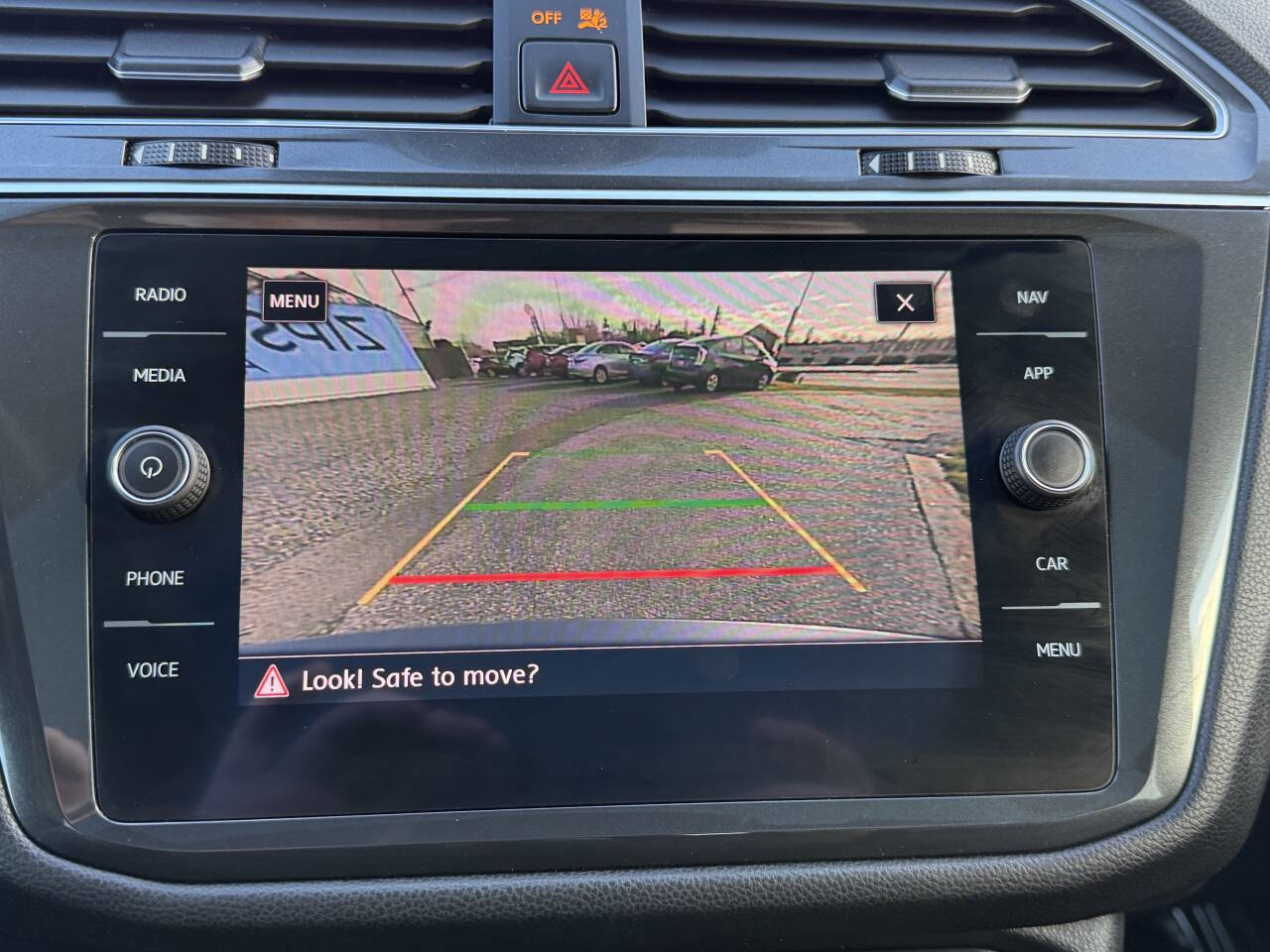 Used 2019 Volkswagen Tiguan SEL Premium w/ 3rd Row Seat Package image 28