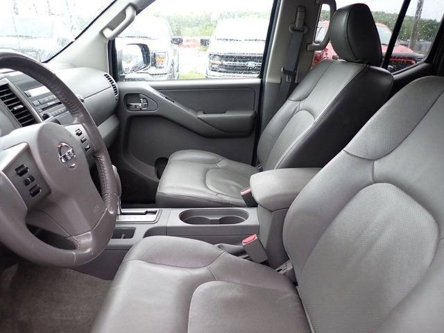 Used 2012 Nissan Frontier SL w/ Moonroof Pkg AWD/4WD image 11