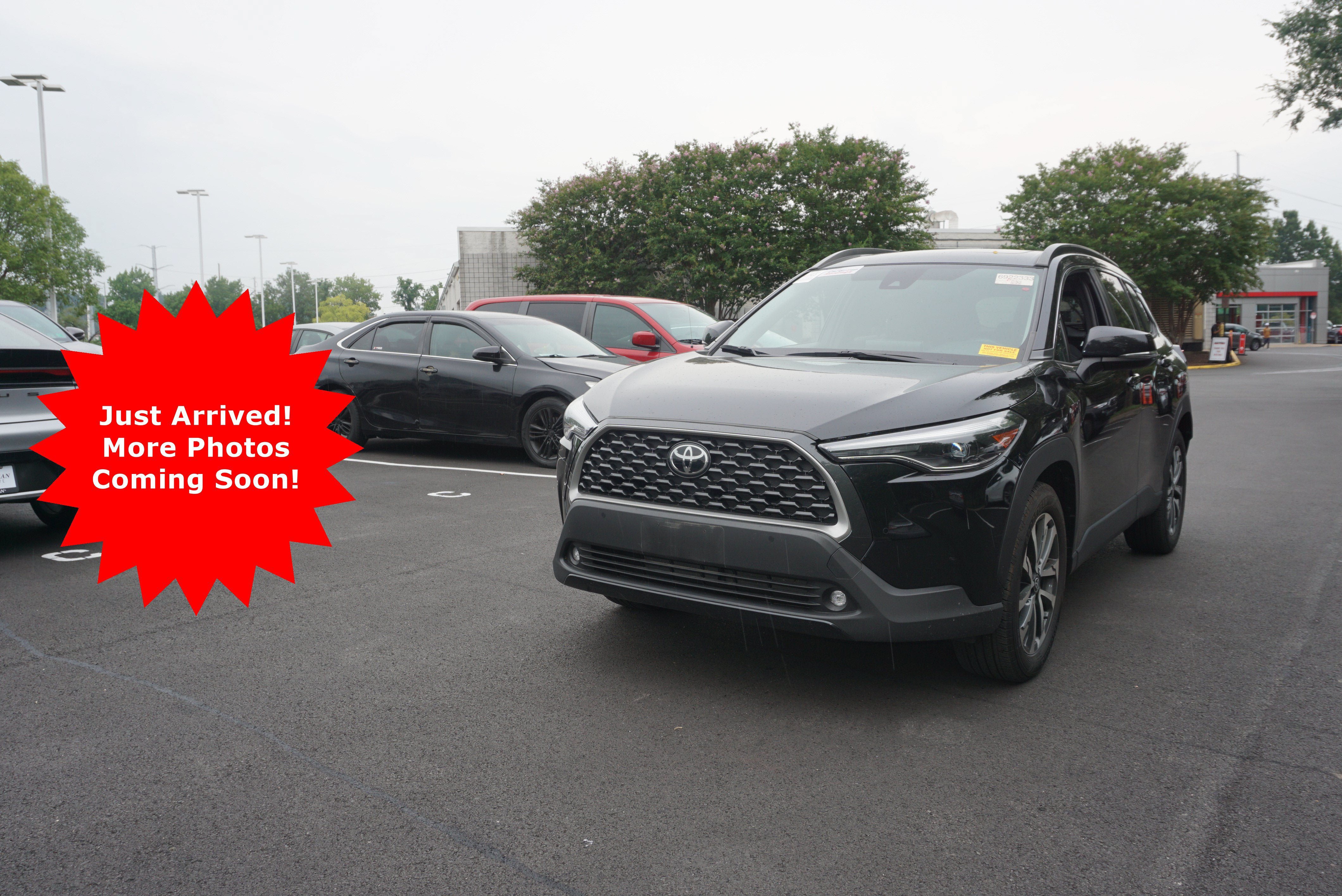 Used 2022 Toyota Corolla Cross XLE w/ Convenience Package AWD/4WD image 1