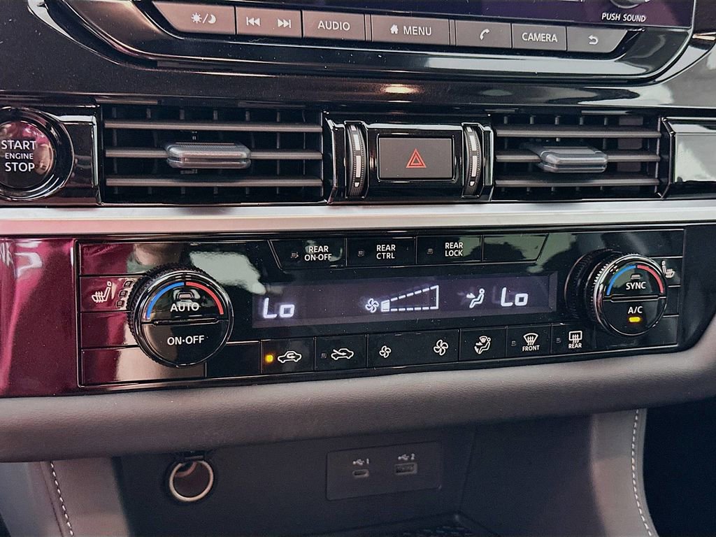 New 2025 Nissan Pathfinder SV image 21