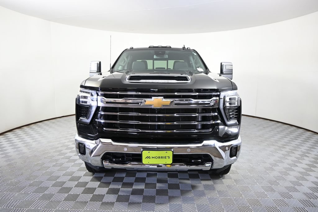 Used 2025 Chevrolet Silverado 3500 LTZ w/ LTZ Convenience Package AWD/4WD image 11