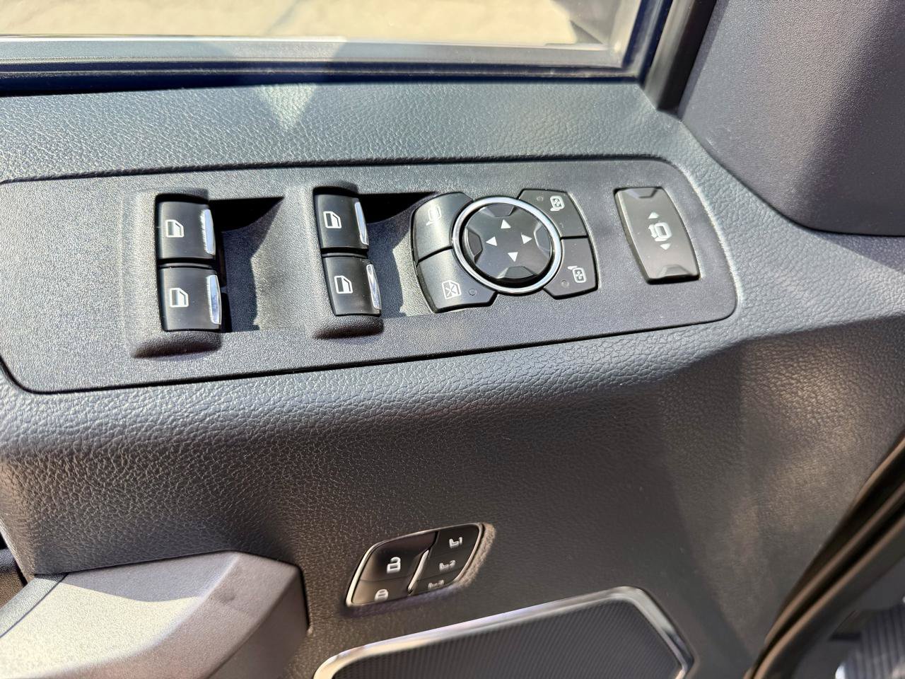 Used 2022 Ford F350 Platinum AWD/4WD image 19