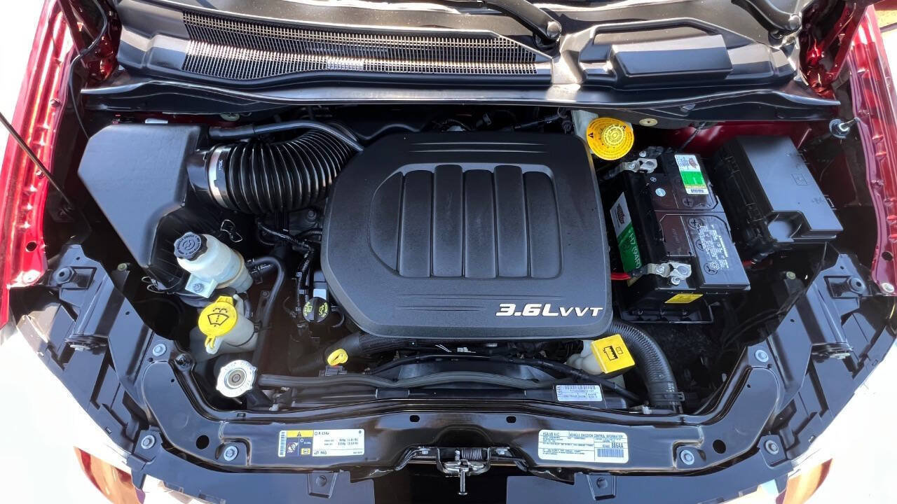 Used 2017 Dodge Grand Caravan SXT FWD image 39
