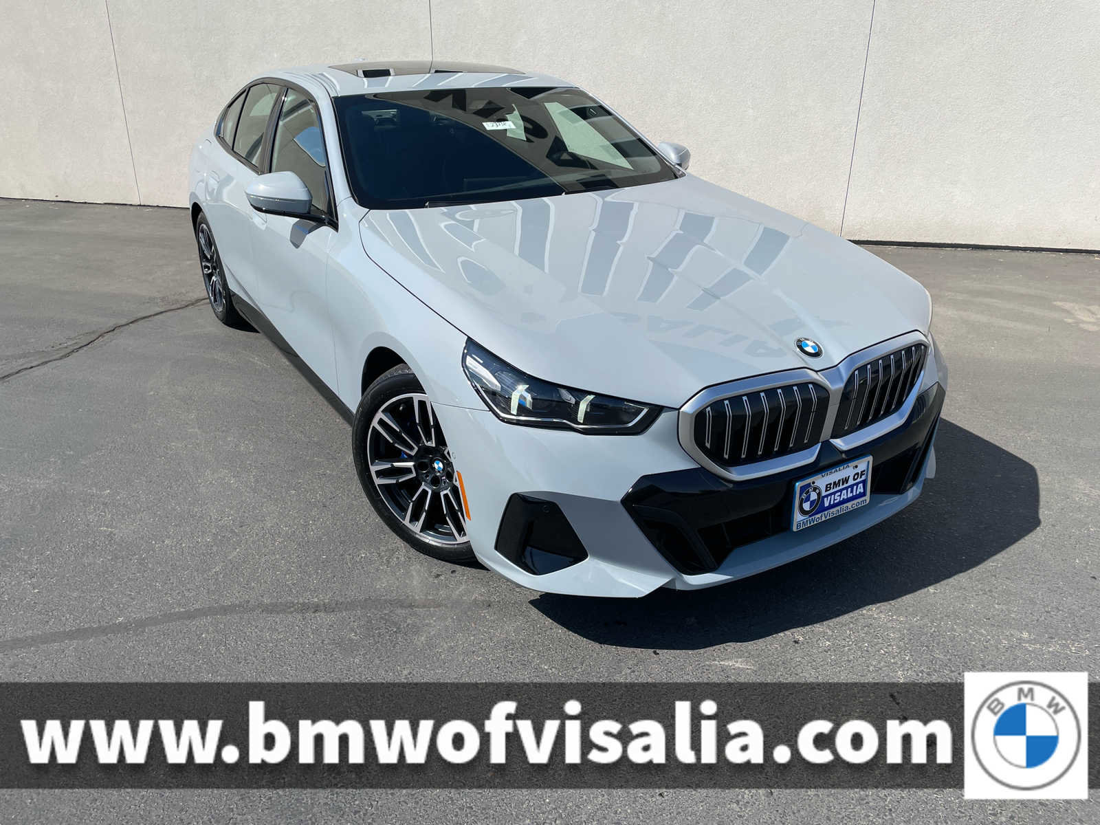 Used 2025 BMW 530i xDrive image 1