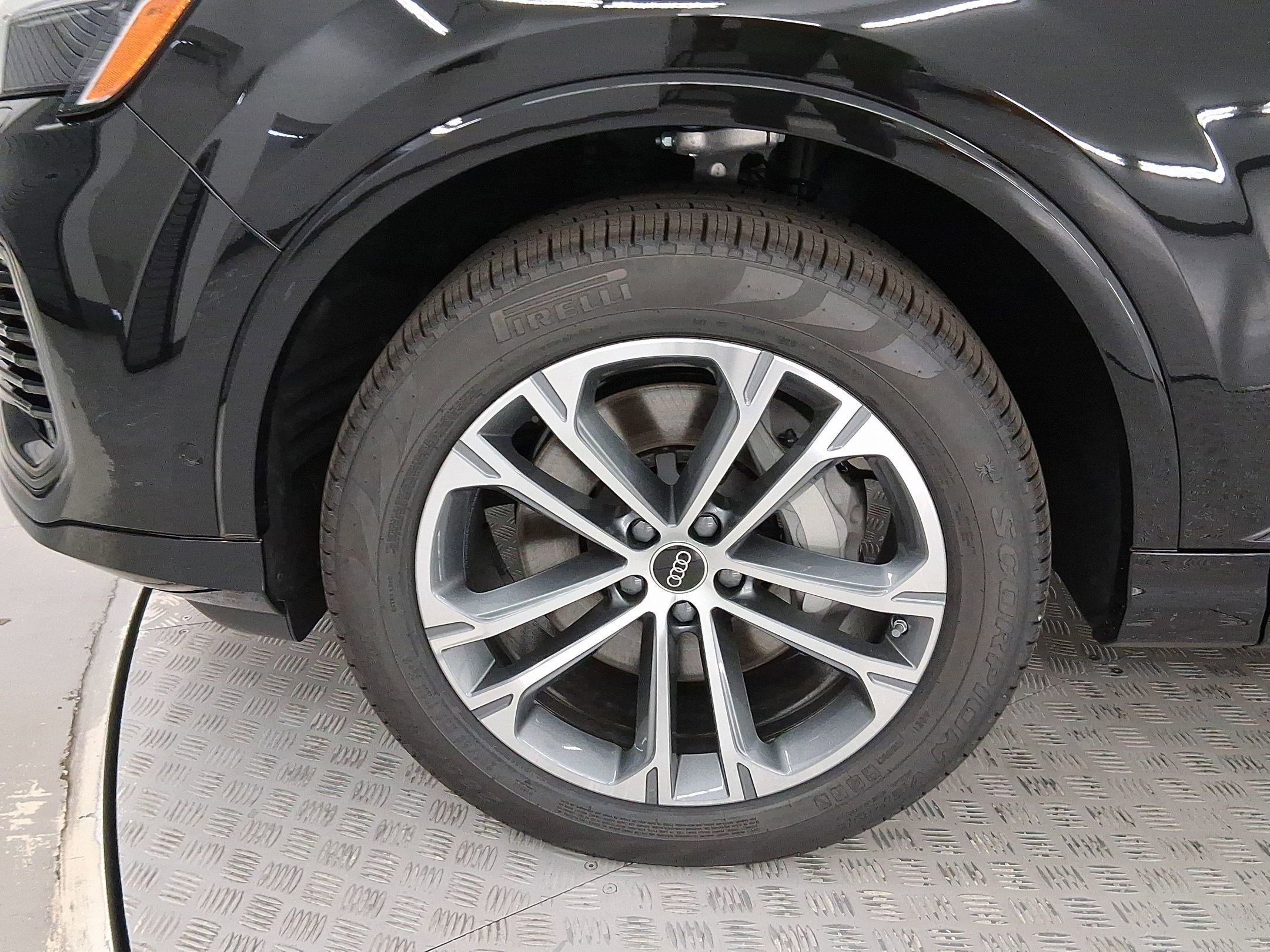 Used 2026 Audi Q7 2.0T Premium Plus w/ Premium Plus Package AWD/4WD image 11