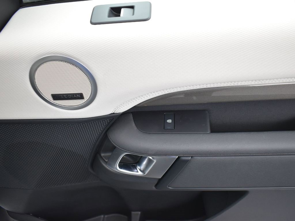 Used 2023 Land Rover Discovery HSE R-Dynamic image 23