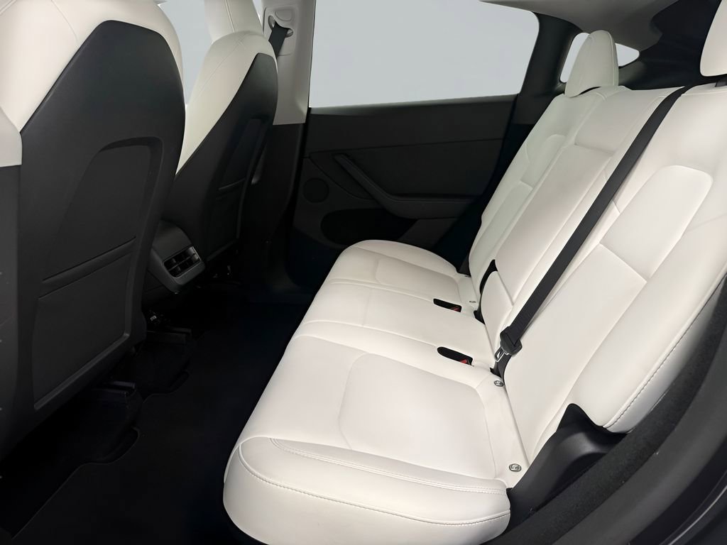 Used 2024 Tesla Model Y Long Range AWD/4WD image 13