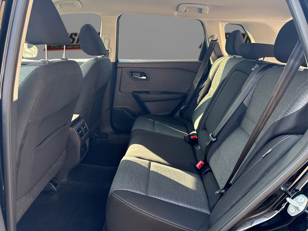 Used 2021 Nissan Rogue SV image 10