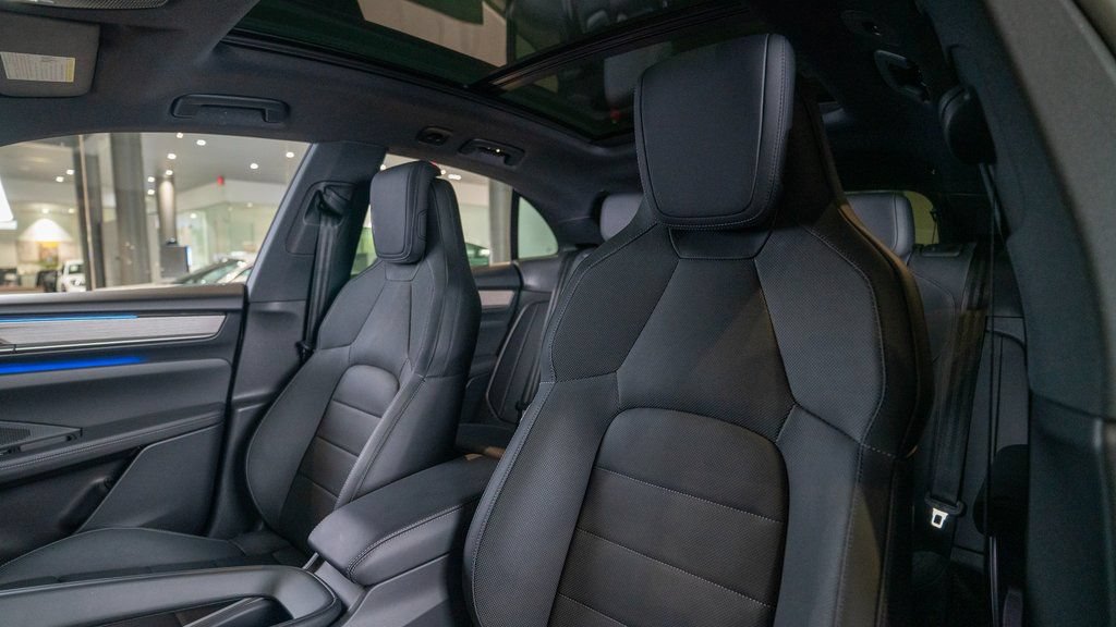 Used 2024 Porsche Macan 4 Electric AWD/4WD image 5
