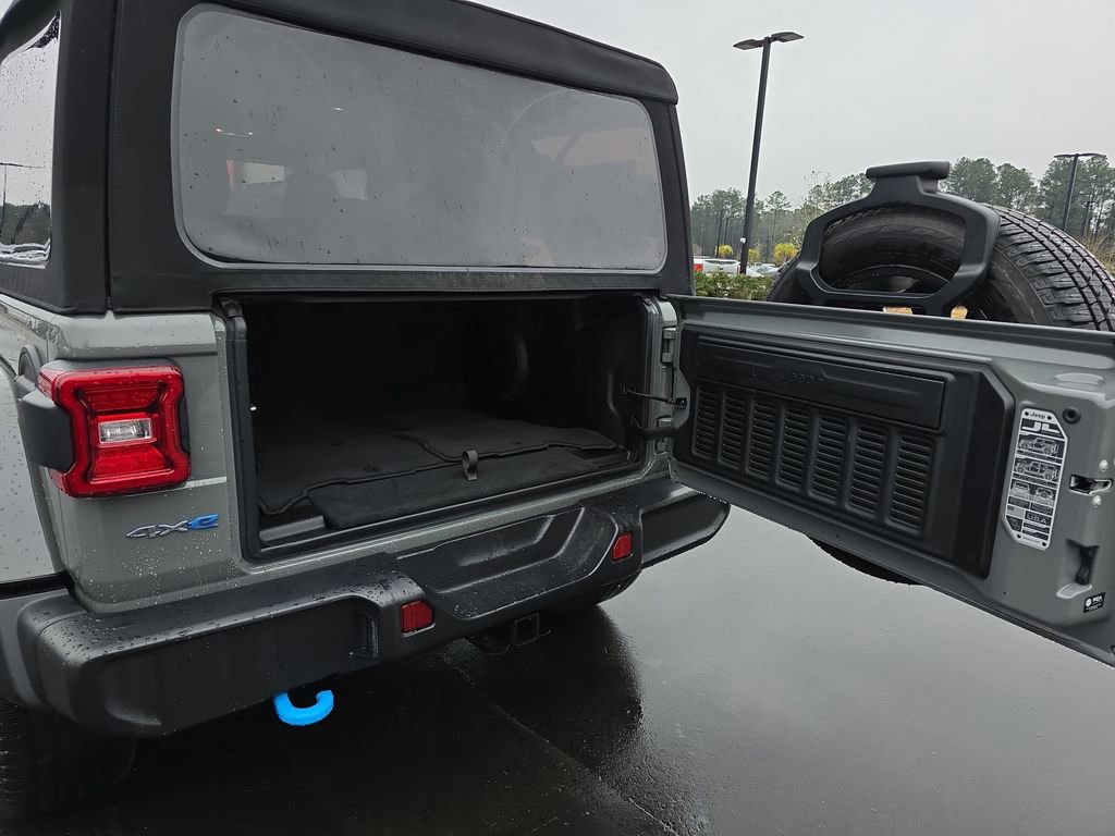 Used 2023 Jeep Wrangler Unlimited Sahara image 17