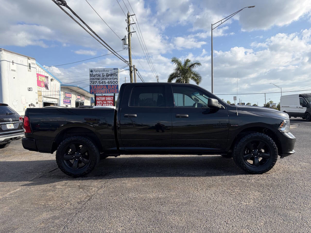 Used 2017 RAM 1500 Express w/ Express Value Package image 3