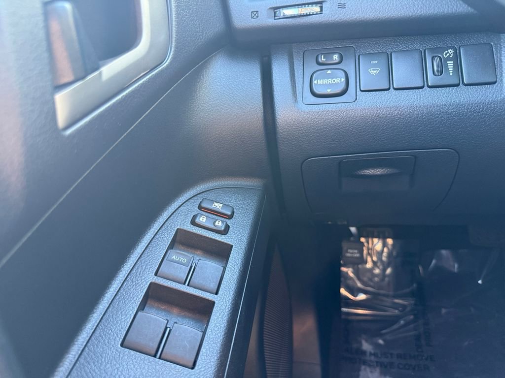 Used 2010 Toyota Highlander SE FWD image 28