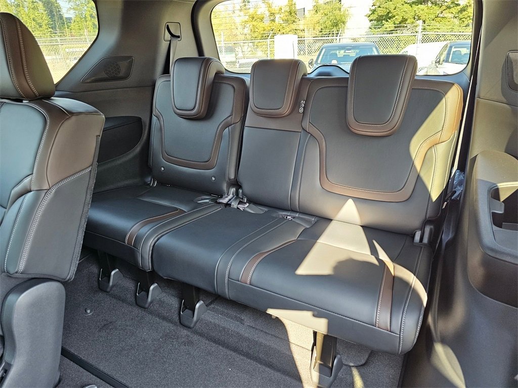 New 2025 Nissan Armada SL image 21