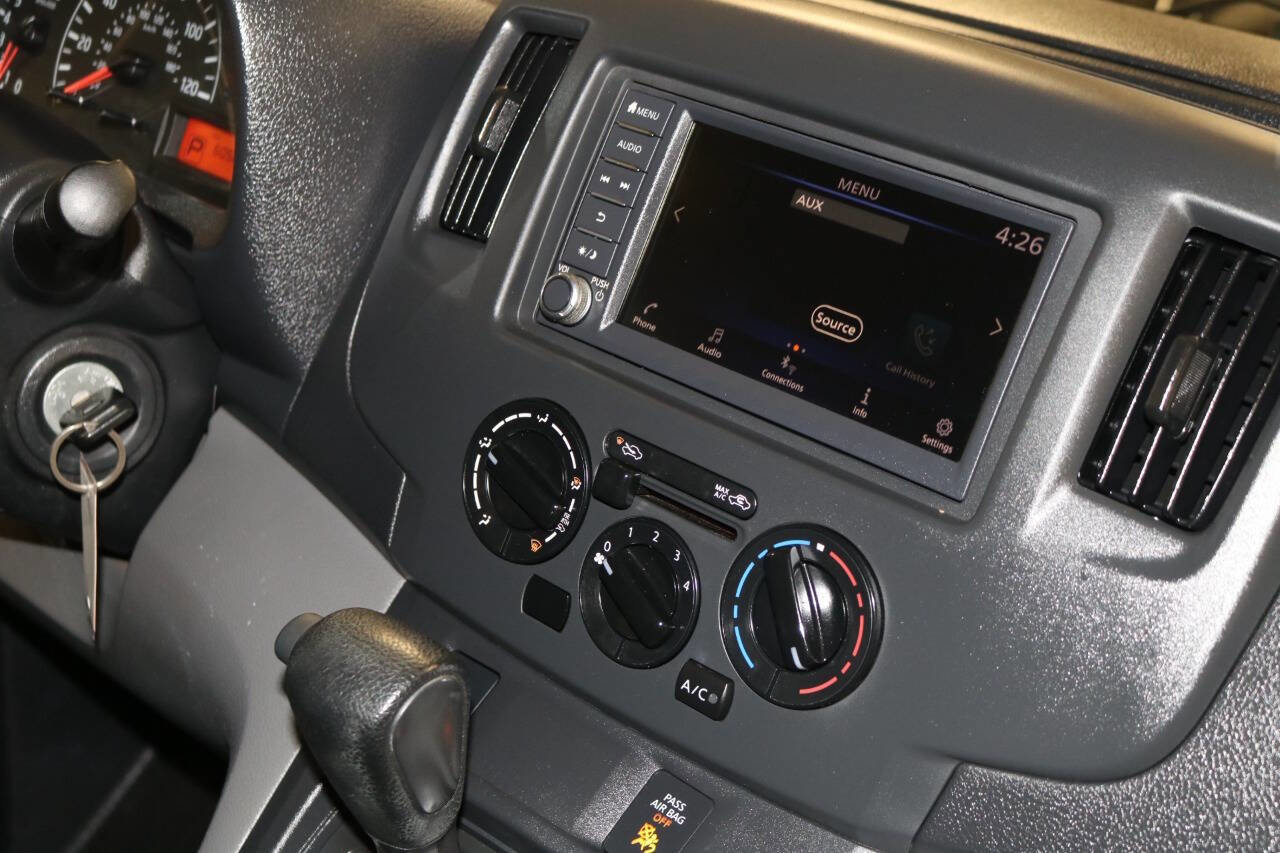 Used 2020 Nissan NV200 S w/ Back Door Glass Package image 32