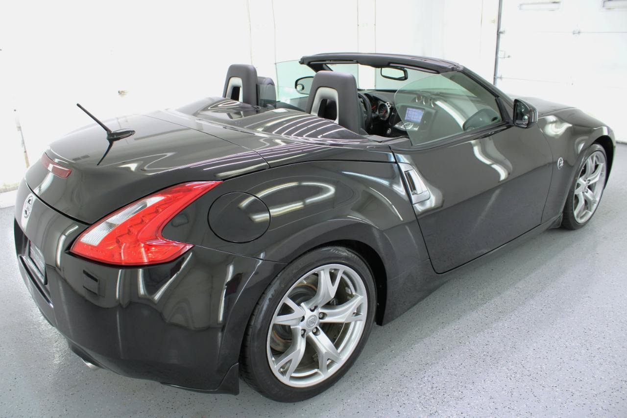 Used 2010 Nissan 370Z Touring w/ Sport Pkg RWD image 10